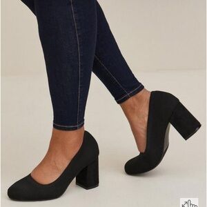 Torrid stretchy block heel pumps in black size 9.5W